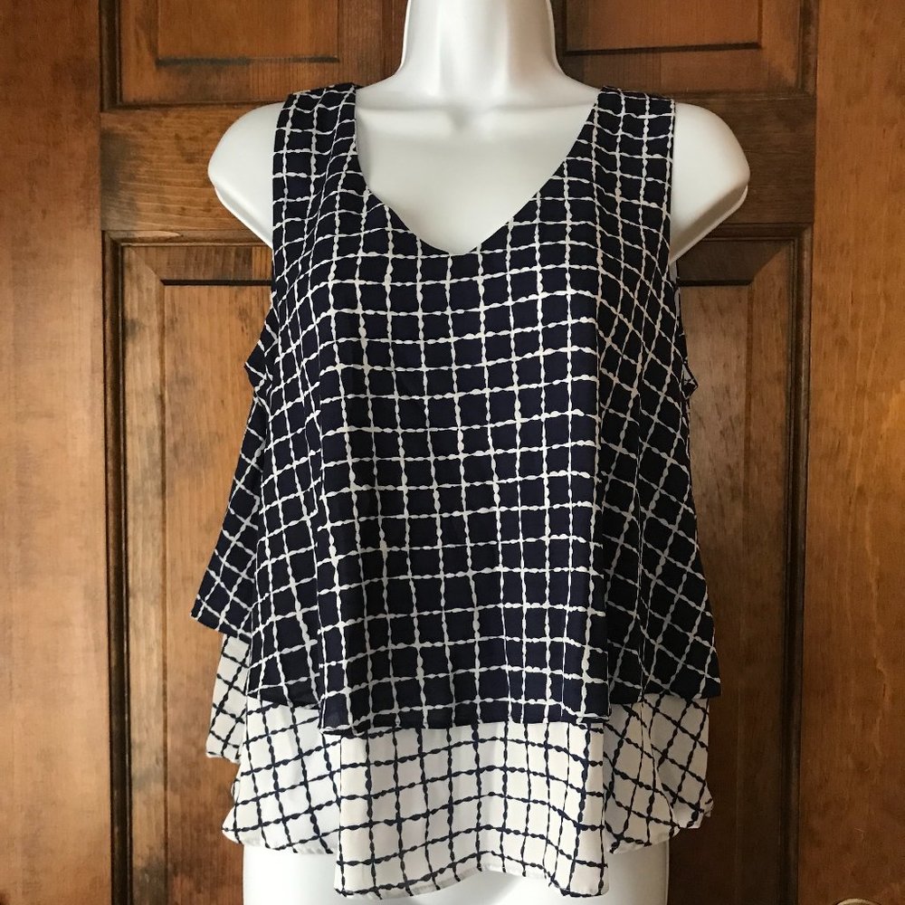Liz Claiborne Navy/White over White/Navy Sleeveless V-Neck Top PM